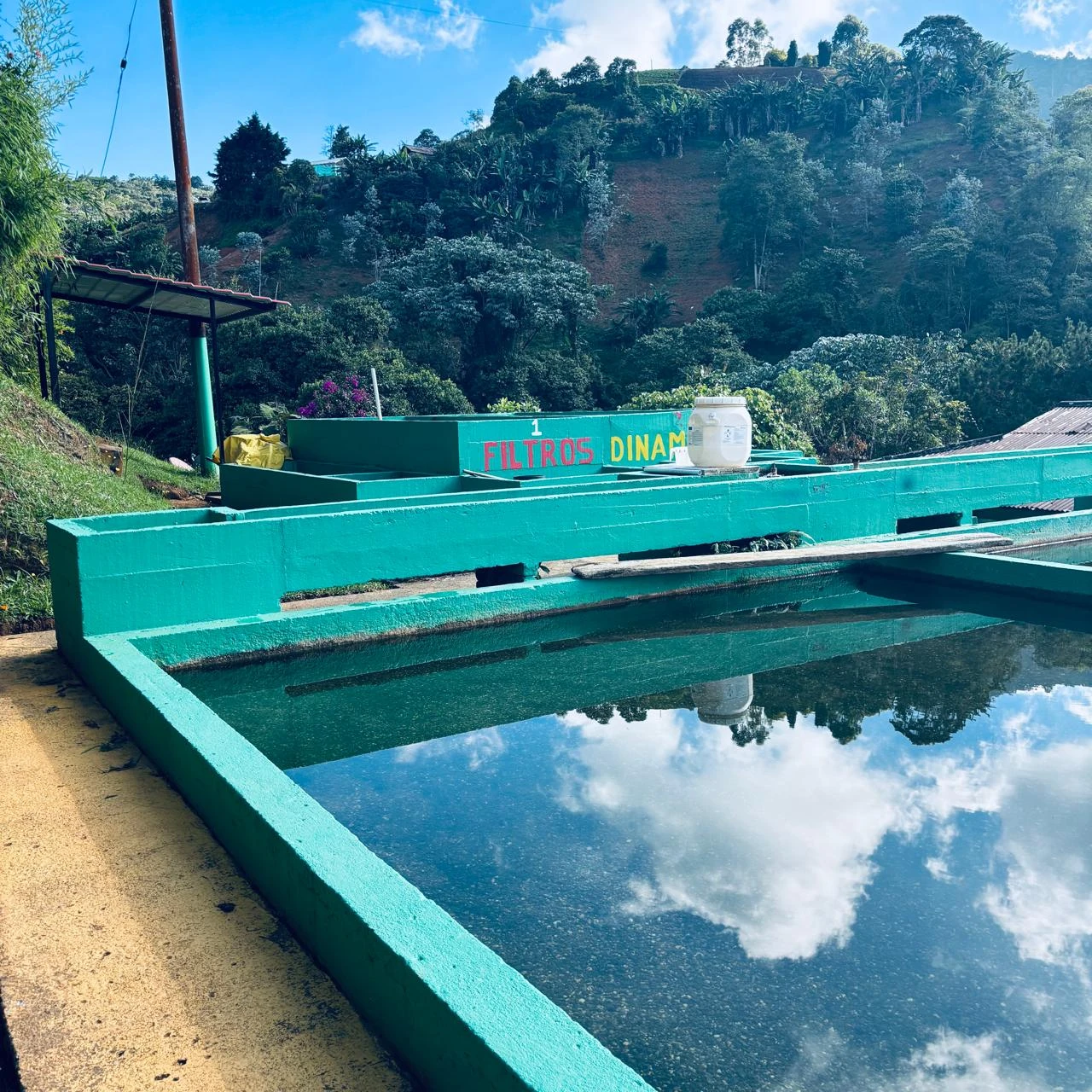 Filtros dinámicos del sistema de tratamiento de agua en el acueducto comunitario de Felidia.